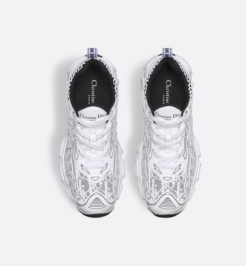 Dior Vibe Sneaker
White Mesh Printed with Dior Oblique Motif and White and Black Leather-Effect Panels