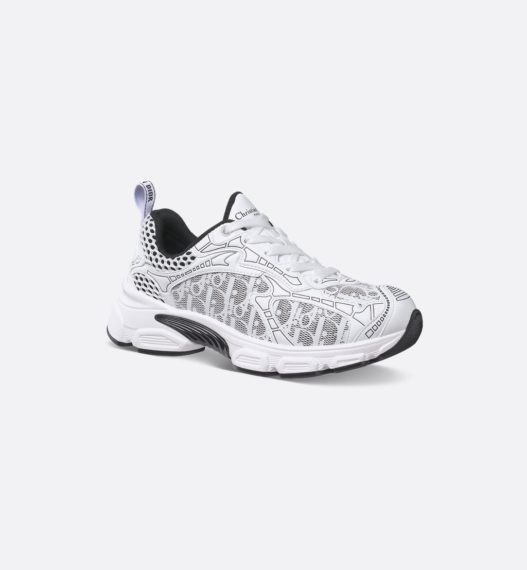 Dior Vibe Sneaker
White Mesh Printed with Dior Oblique Motif and White and Black Leather-Effect Panels