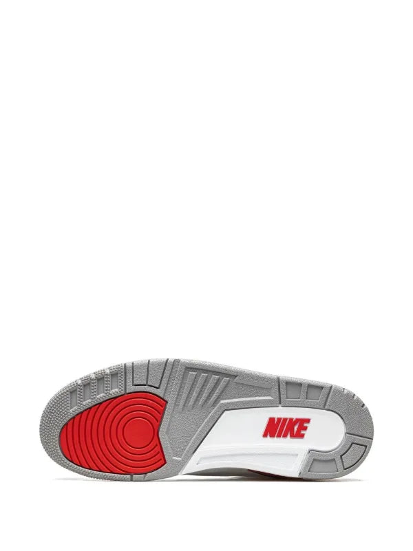 Jordan
Air Jordan 3 Retro OG "Fire Red 2022" sneakers