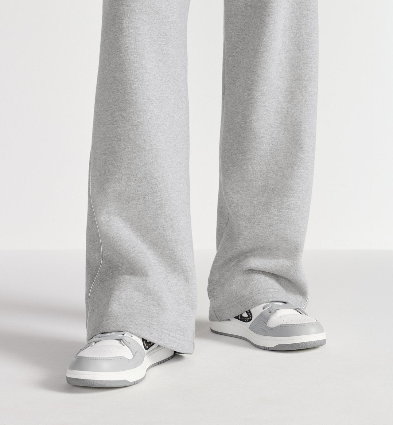 B57 Dribble Low-Top Sneaker
Dior Gray and White Smooth Calfskin with Beige and Black Dior Oblique Jacquard